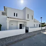 Albufeira Summer 3 With Pool By Homing