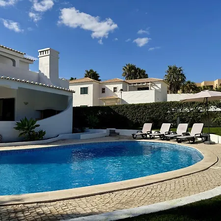 Albufeira Summer 3 With Pool By Homing Willa Sesmarias