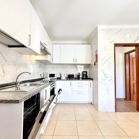 Albufeira Summer 3 With Pool By Homing Sesmarias