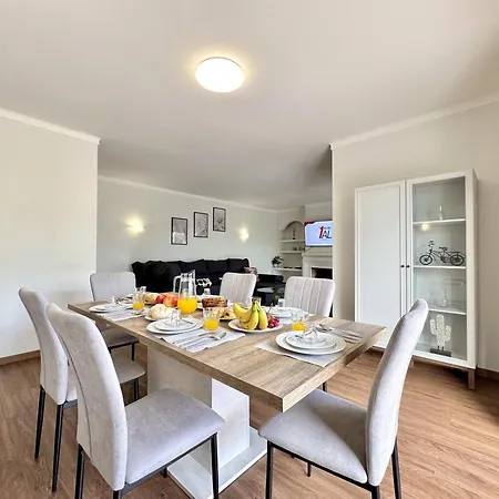 Albufeira Summer 3 With Pool By Homing Sesmarias